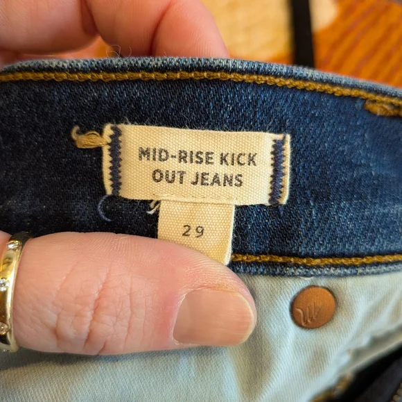 Madewell Mid-Rise Kick Out Jeans - Picture 3 of 7